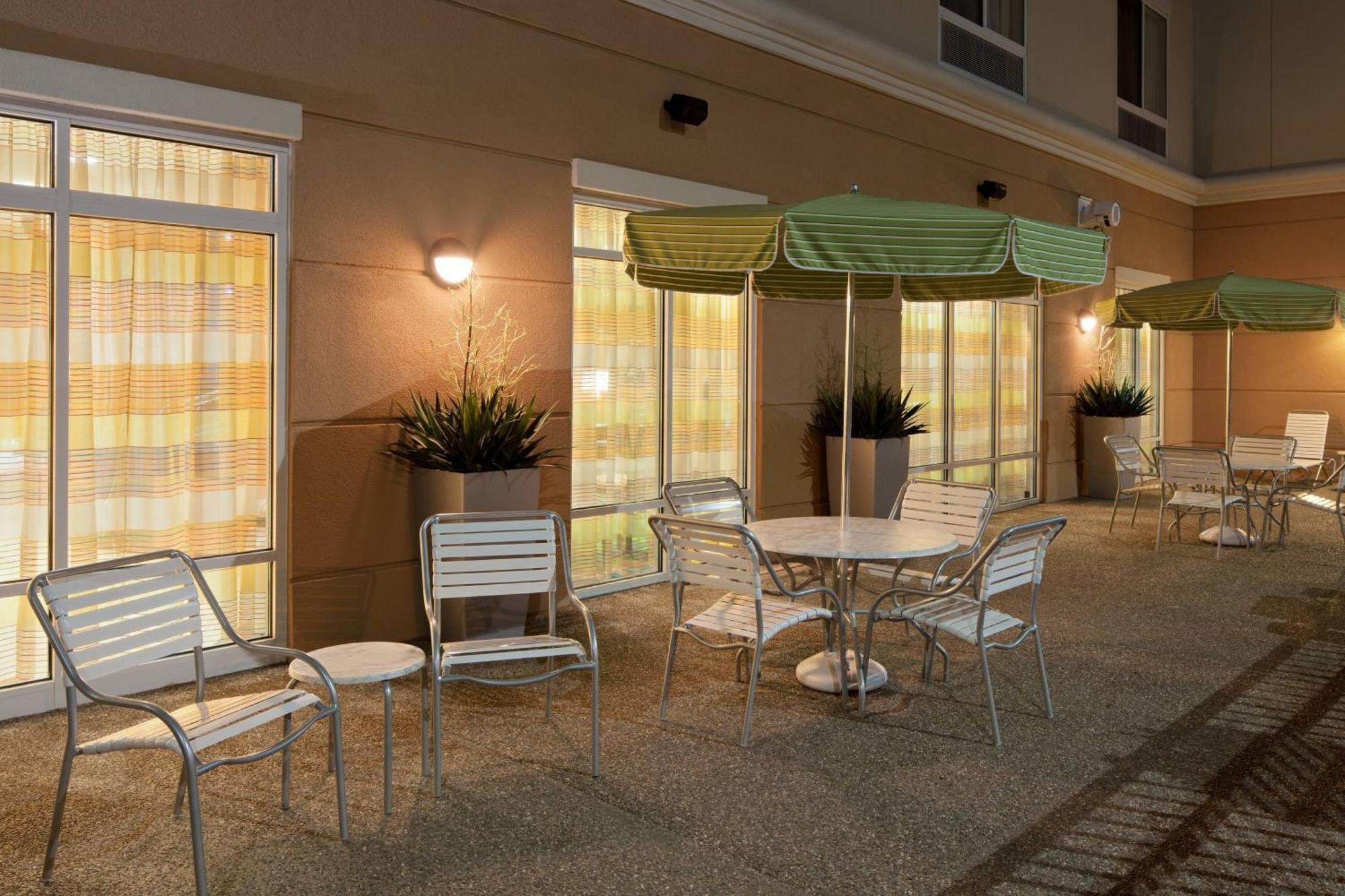 Fairfield Inn & Suites Lewisburg Restaurace fotografie